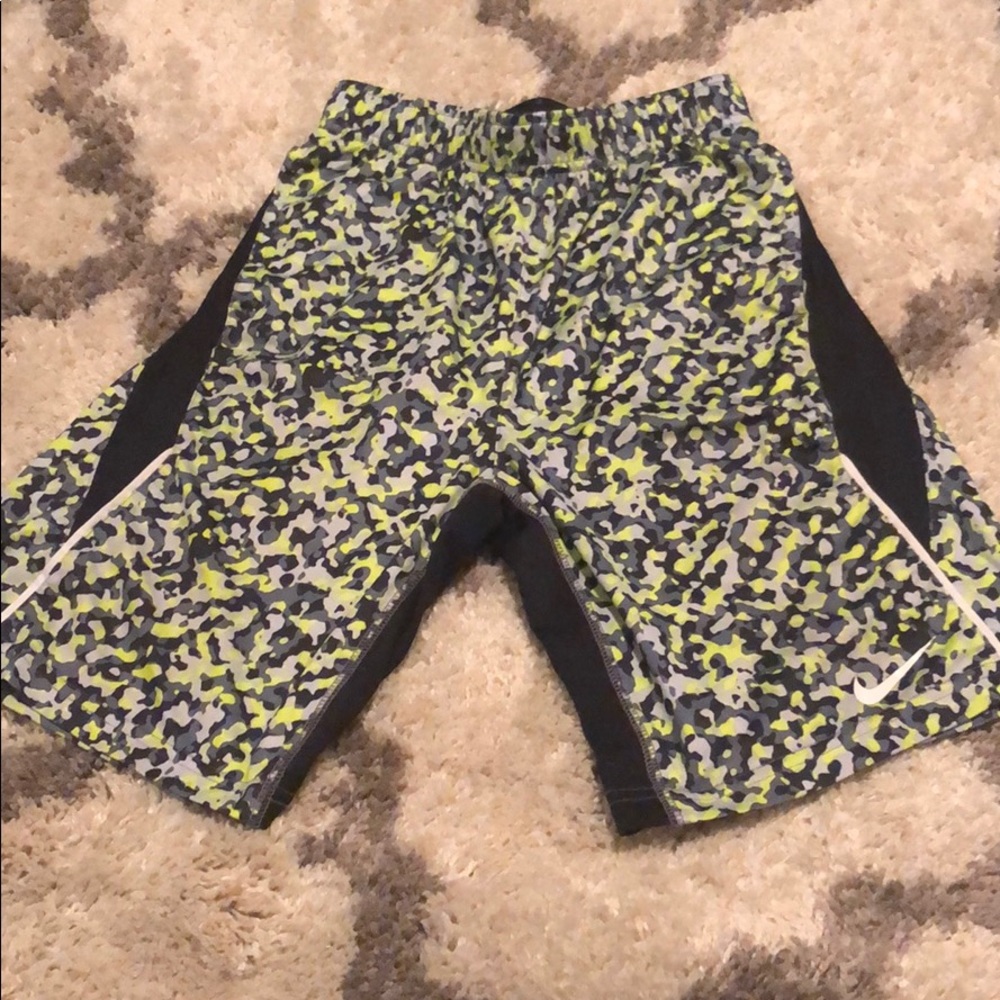 Boys M - Nike Dri-Fit shorts